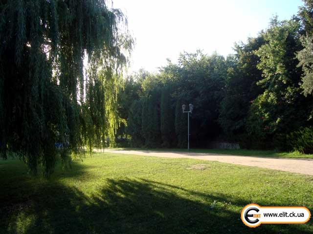 Алея парка Победы, г. Черкассы