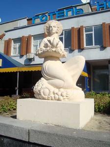 Памятник украинской женщине, г. Черкассы.